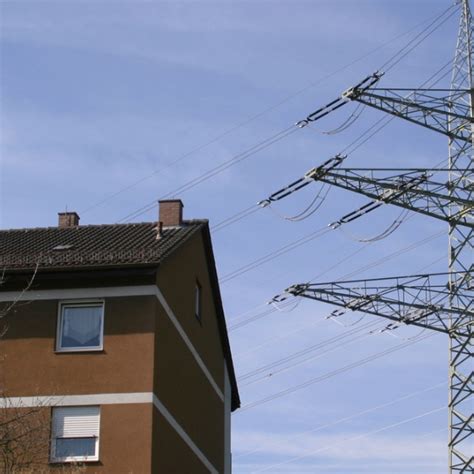 living near high voltage power lines cancer